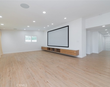 27106 Mesaba Drive - Photo Thumbnail 4