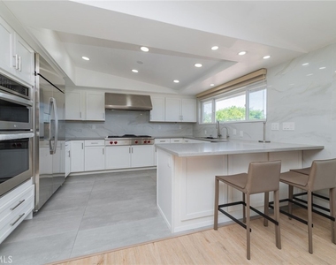 27106 Mesaba Drive - Photo Thumbnail 10
