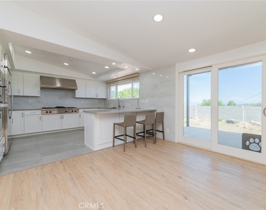 27106 Mesaba Drive - Photo Thumbnail 8