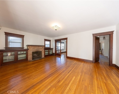 135 N San Marino Avenue - Photo Thumbnail 1