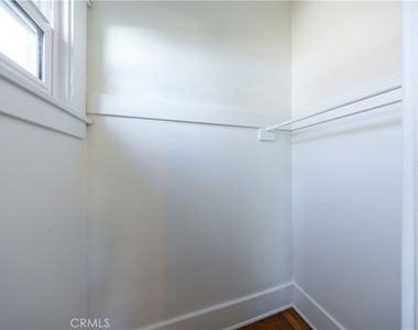 135 N San Marino Avenue - Photo Thumbnail 10