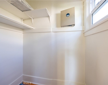 135 N San Marino Avenue - Photo Thumbnail 13