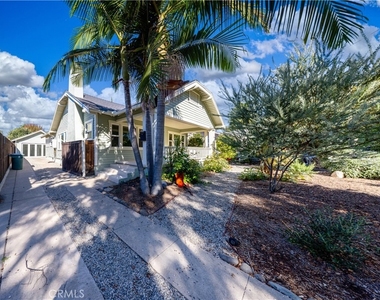 135 N San Marino Avenue - Photo Thumbnail 21