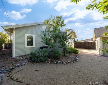 135 N San Marino Avenue - Photo Thumbnail 20