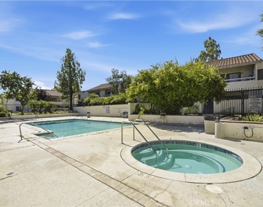 25039 Peachland Avenue - Photo Thumbnail 11