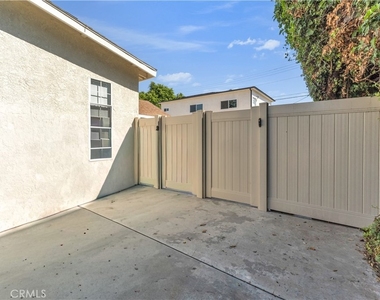 4698 Kraft Avenue - Photo Thumbnail 20