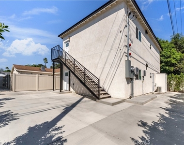 4698 Kraft Avenue - Photo Thumbnail 18