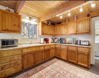 2017 Manzanita Lane - Photo Thumbnail 3