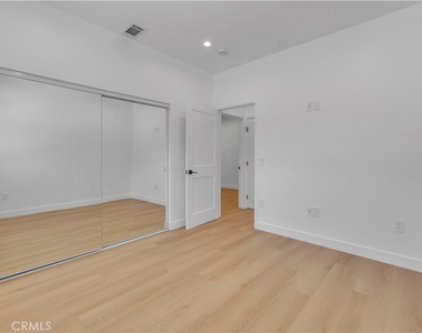 4700 Kraft Avenue - Photo Thumbnail 16