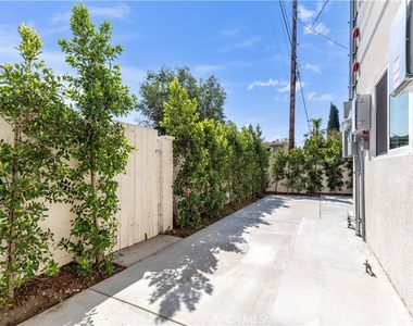4700 Kraft Avenue - Photo Thumbnail 20