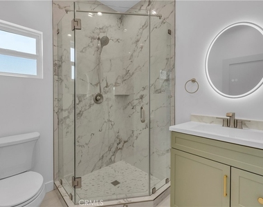 4700 Kraft Avenue - Photo Thumbnail 17