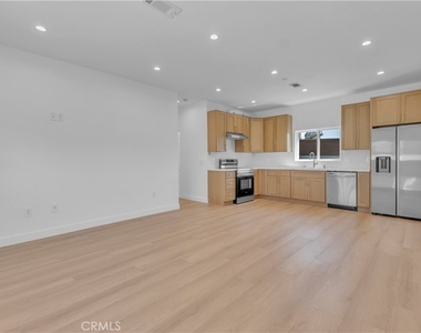 4700 Kraft Avenue - Photo Thumbnail 4