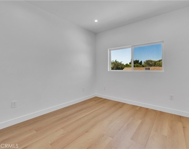 4700 Kraft Avenue - Photo Thumbnail 15
