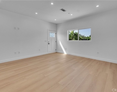 4700 Kraft Avenue - Photo Thumbnail 2