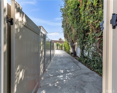 4700 Kraft Avenue - Photo Thumbnail 23