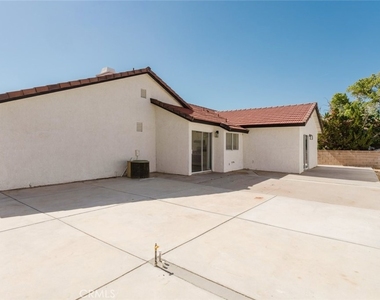 203 Linda Court - Photo Thumbnail 41