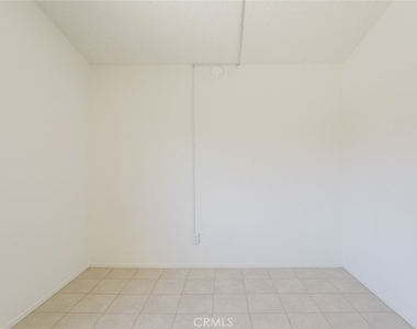 203 Linda Court - Photo Thumbnail 31
