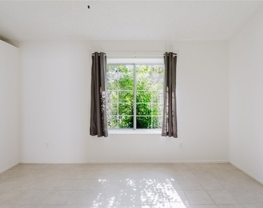 203 Linda Court - Photo Thumbnail 23
