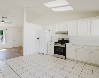 203 Linda Court - Photo Thumbnail 18