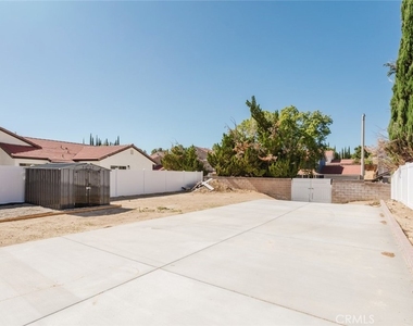 203 Linda Court - Photo Thumbnail 43