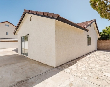203 Linda Court - Photo Thumbnail 39