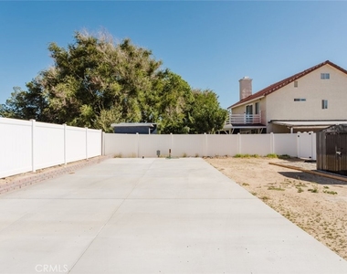 203 Linda Court - Photo Thumbnail 46
