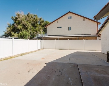 203 Linda Court - Photo Thumbnail 38