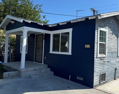 2810 8th Ave - Photo Thumbnail 1