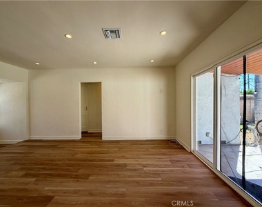 6547 Denny - Photo Thumbnail 5