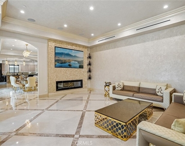 5513 Murietta Avenue - Photo Thumbnail 11