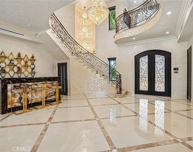 5513 Murietta Avenue - Photo Thumbnail 5