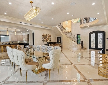 5513 Murietta Avenue - Photo Thumbnail 20