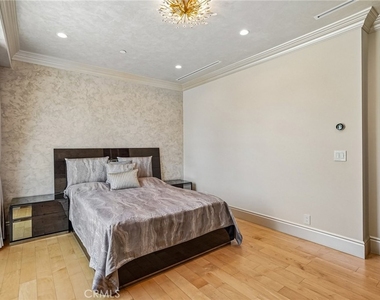 5513 Murietta Avenue - Photo Thumbnail 53