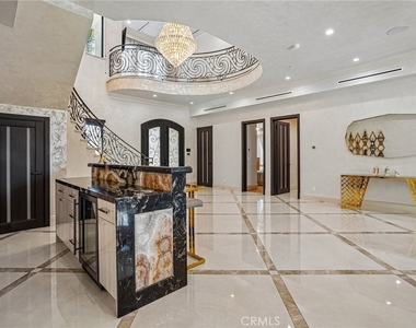 5513 Murietta Avenue - Photo Thumbnail 6