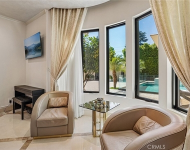 5513 Murietta Avenue - Photo Thumbnail 27