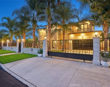 5513 Murietta Avenue - Photo Thumbnail 1