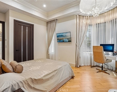 5513 Murietta Avenue - Photo Thumbnail 31