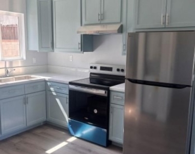 10133 Kester Avenue - Photo Thumbnail 3