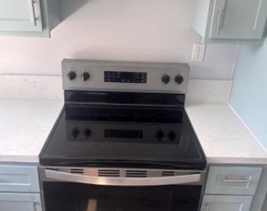 10133 Kester Avenue - Photo Thumbnail 4