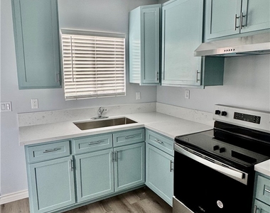 10133 Kester Avenue - Photo Thumbnail 17