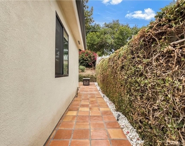 18253 Kingsbury Street - Photo Thumbnail 4