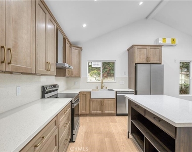 18253 Kingsbury Street - Photo Thumbnail 6