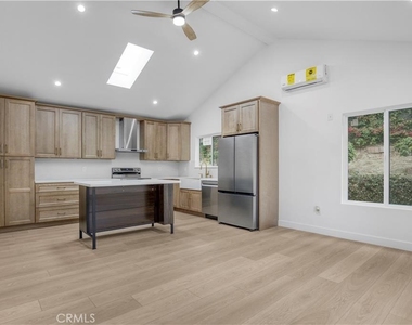 18253 Kingsbury Street - Photo Thumbnail 7