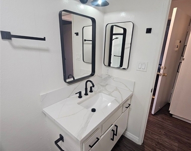 209 S Prospect Avenue - Photo Thumbnail 7
