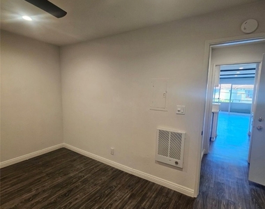 209 S Prospect Avenue - Photo Thumbnail 6