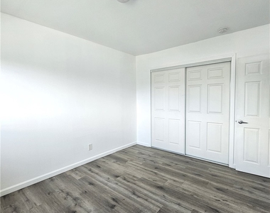 320 E Hullett - Photo Thumbnail 10