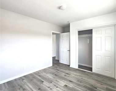 320 E Hullett - Photo Thumbnail 14