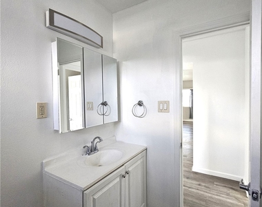 320 E Hullett - Photo Thumbnail 18