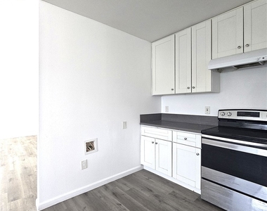320 E Hullett - Photo Thumbnail 1