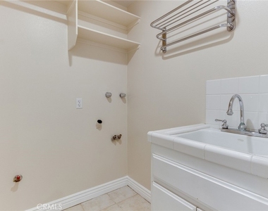 2113 Mathews - Photo Thumbnail 9